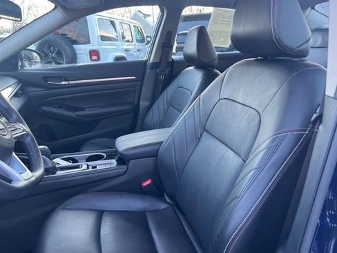 Used 2024 Nissan Altima 2.0 SR image 3