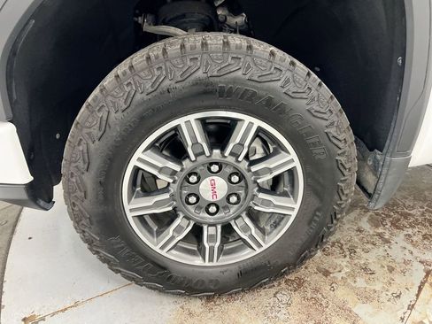 Used 2025 GMC Sierra 1500 AT4 AWD/4WD image 27