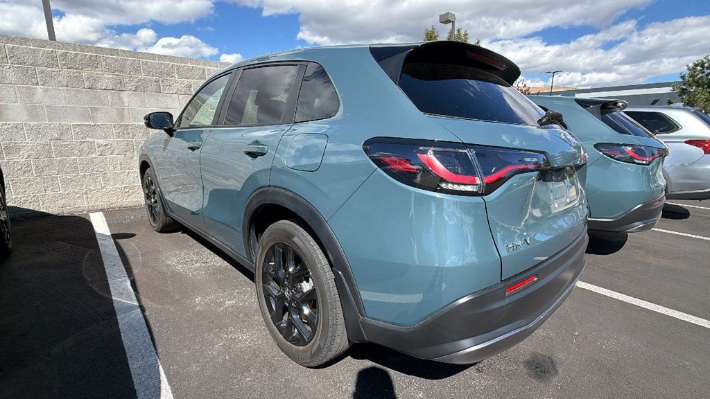 Used 2024 Honda HR-V Sport image 3