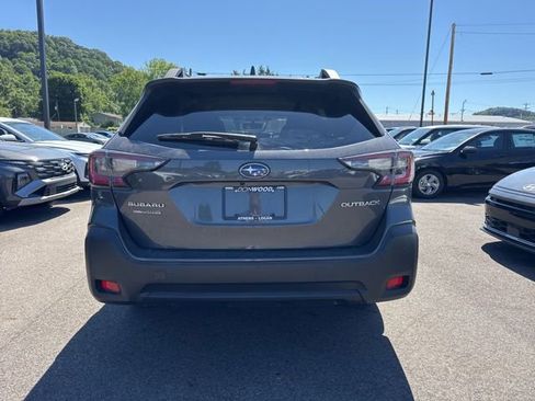 Used 2023 Subaru Outback Premium AWD/4WD image 8