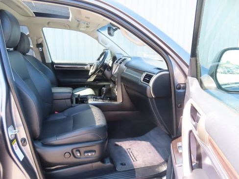 Used 2015 Lexus GX 460 AWD/4WD image 23