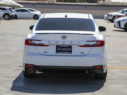 Used 2026 Toyota Camry Hybrid w/ Convenience Package FWD image 6
