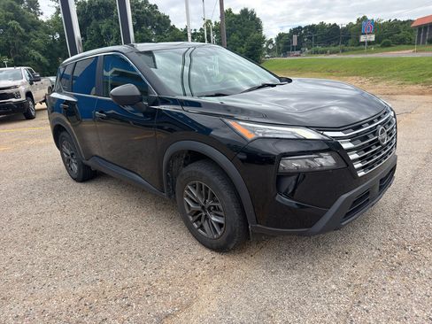 Used 2024 Nissan Rogue S FWD image 9