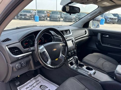 Used 2015 Chevrolet Traverse LT w/ Style and Technology Package FWD image 12