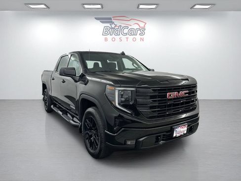 Used 2023 GMC Sierra 1500 Elevation AWD/4WD image 3