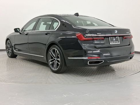 Certified 2022 BMW 750i xDrive w/ Luxury Rear Seating Package image 3