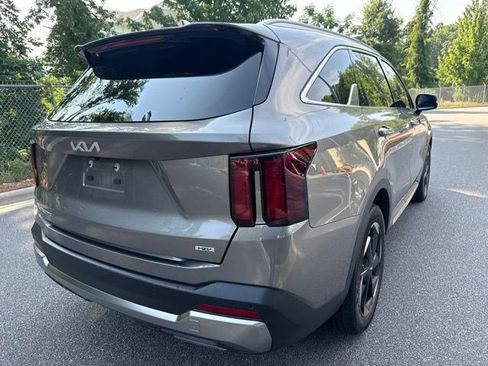 Used 2025 Kia Sorento EX AWD/4WD image 13
