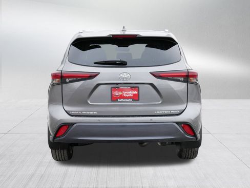 Certified 2026 Toyota Highlander Limited image 6