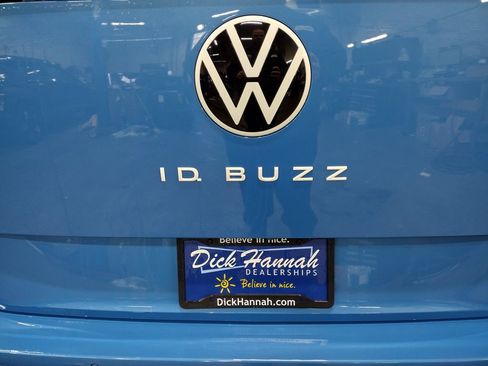 New 2025 Volkswagen ID. Buzz 1st Edition image 17