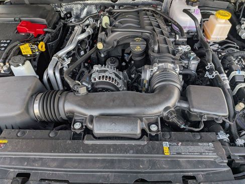 New 2025 Jeep Gladiator Sport AWD/4WD image 32