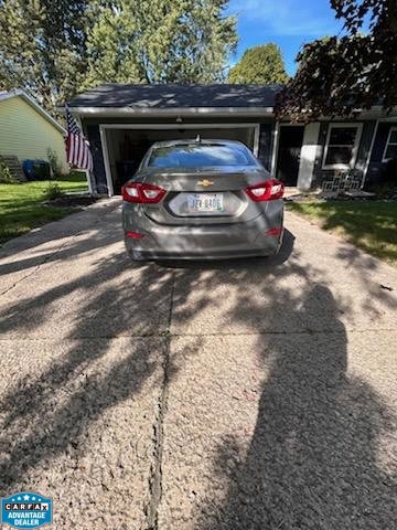 Used 2017 Chevrolet Cruze LT w/ Convenience Package FWD image 3
