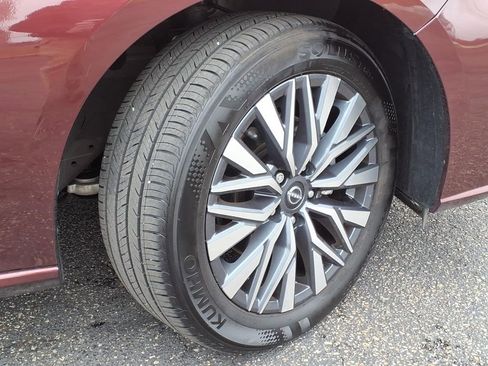 Certified 2024 Nissan Altima 2.5 SV image 4