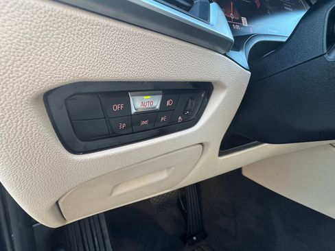 Used 2019 BMW 330i xDrive Sedan w/ Driving Assistance Package image 31