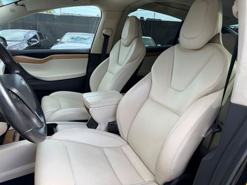 Used 2018 Tesla Model X 100D AWD/4WD image 11