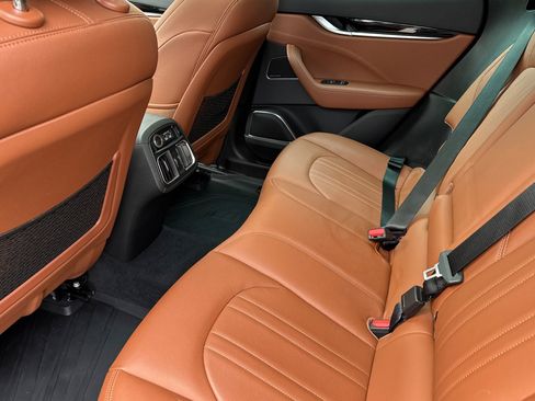 Used 2022 Maserati Levante GT AWD/4WD image 12