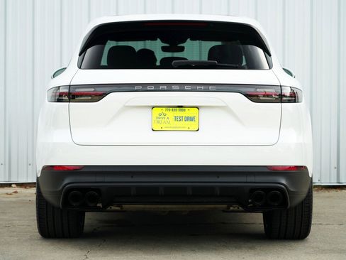 Used 2023 Porsche Cayenne Platinum Edition image 11