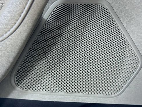 Used 2015 Lincoln MKX FWD w/ Equipment Group 102A image 22