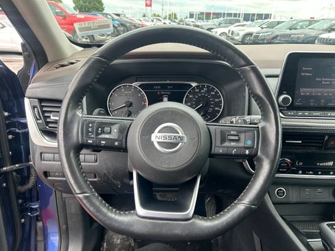 Used 2021 Nissan Rogue SV FWD image 18