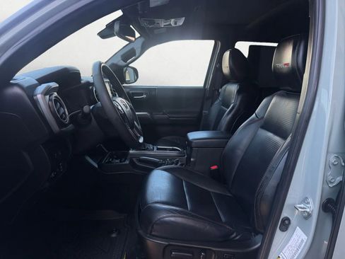 Used 2021 Toyota Tacoma TRD Pro AWD/4WD image 11