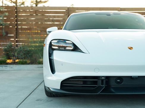 Used 2022 Porsche Taycan Turbo S image 29