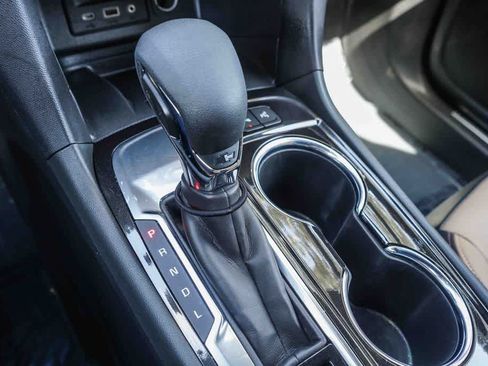Used 2023 Chevrolet Equinox Premier FWD image 21