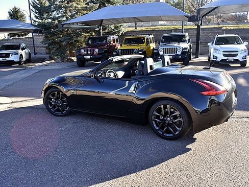 Used 2019 Nissan 370Z Touring image 6