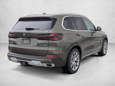 Used 2026 BMW X5 xDrive50e AWD/4WD image 2