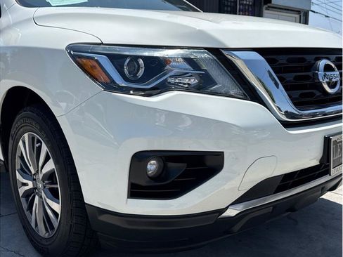 Used 2020 Nissan Pathfinder SL FWD image 9