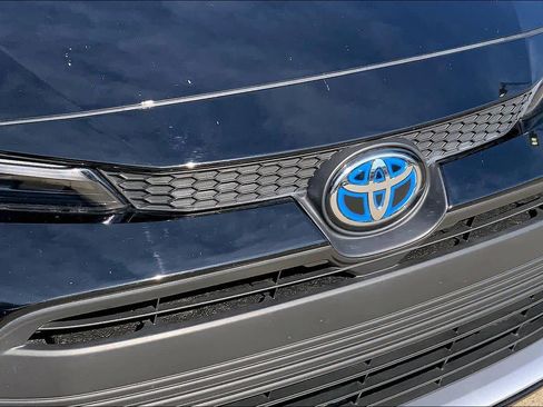 Used 2024 Toyota Corolla XLE image 32