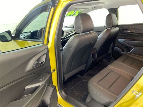 Used 2024 Chevrolet Trax ACTIV w/ Sunroof Package image 23