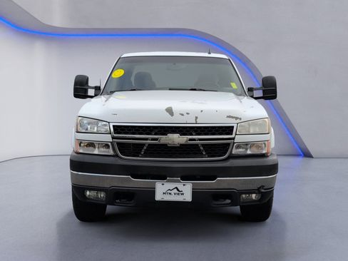 Used 2007 Chevrolet Silverado 2500 LT w/ Heavy-Duty Power Package image 13