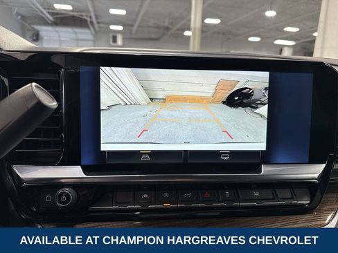 Used 2023 Chevrolet Silverado 1500 LT AWD/4WD image 19