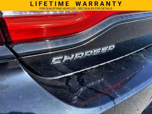 Used 2012 Dodge Charger SE RWD image 7
