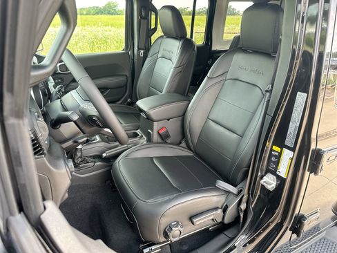 New 2023 Jeep Wrangler Sahara AWD/4WD image 11