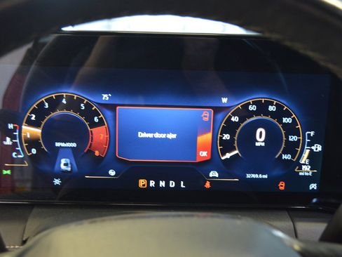 Used 2025 Ford Mustang Premium RWD image 19