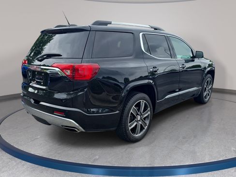 Used 2017 GMC Acadia Denali w/ Technology Package FWD image 5