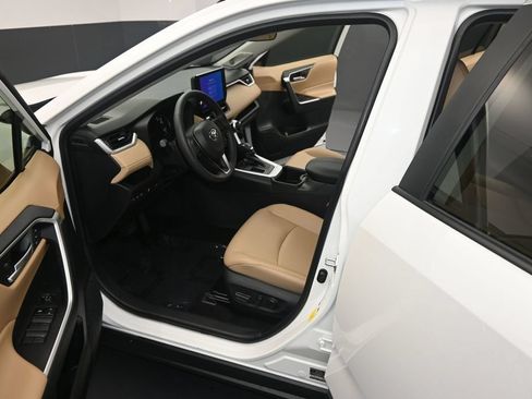 Used 2025 Toyota RAV4 XLE Premium w/ Weather Package FWD image 13