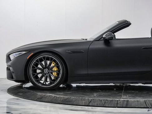 Used 2022 Mercedes-Benz SL 55 AMG 4MATIC image 11