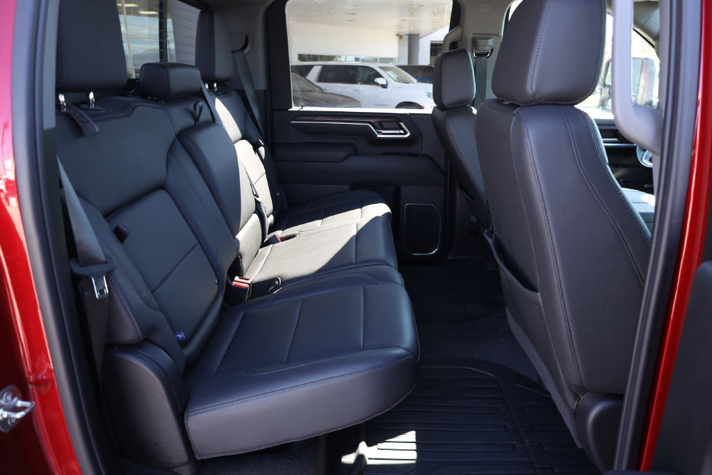Used 2026 GMC Sierra 3500 SLT w/ SLT Convenience Package AWD/4WD image 18