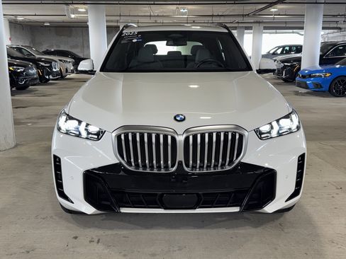Certified 2025 BMW X5 sDrive40i w/ M Sport Package image 3