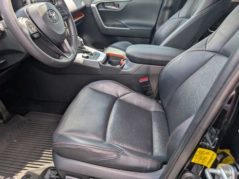 Used 2020 Toyota RAV4 Adventure w/ Convenience Package AWD/4WD image 12