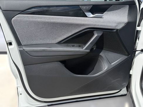 New 2025 Volkswagen Tiguan S FWD image 18