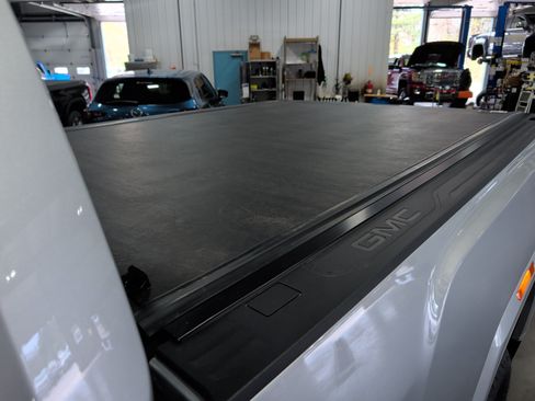 Used 2023 GMC Sierra 2500 Denali AWD/4WD image 7