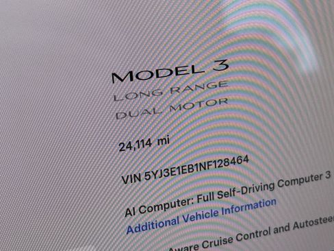 Used 2022 Tesla Model 3 Long Range AWD/4WD image 25