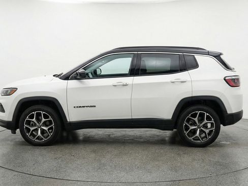 Used 2025 Jeep Compass Limited AWD/4WD image 4