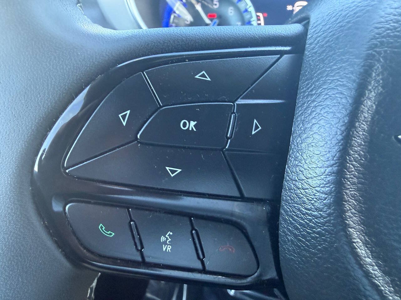 Used 2023 Chrysler Pacifica Limited w/ Uconnect Theater Family Group AWD/4WD image 32