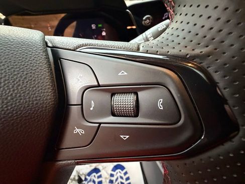 Used 2024 Chevrolet Trax RS w/ Sunroof Package image 23