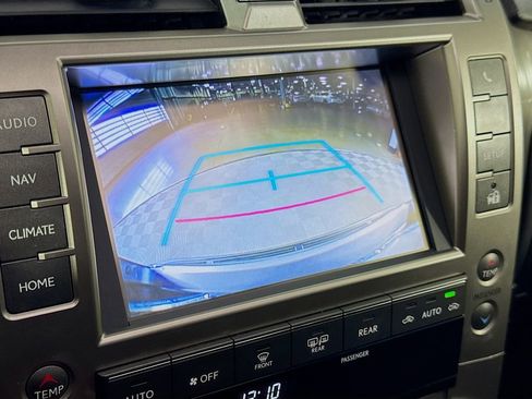 Used 2017 Lexus GX 460 Premium w/ Premium Package image 14