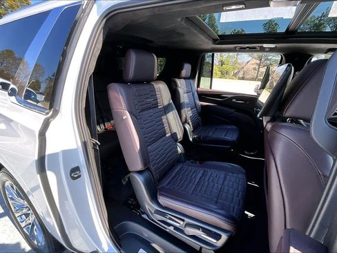 Used 2023 Cadillac Escalade ESV Premium Luxury Platinum w/ LPO, Radiant Package image 20