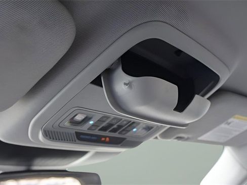 Used 2021 Ford Explorer XLT w/ Equipment Group 202A image 26